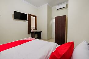 OYO 90045 Annafi Apartel