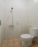 OYO 90045 Annafi Apartel