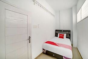 OYO 90994 Ada Guest House