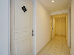 Super OYO 91618 Hotel Nawangwulan