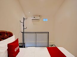 Super OYO 91618 Hotel Nawangwulan