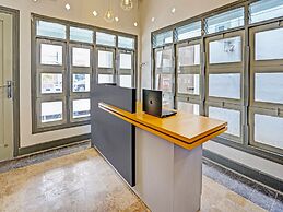 Super OYO 91618 Hotel Nawangwulan