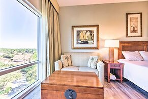 Studio w/ Pool Access - Walk to Miramar Beach!