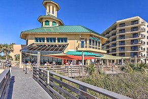 Studio w/ Pool Access - Walk to Miramar Beach!