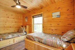 Londonderry Chalet w/ Deck, Fire Pit & Views!