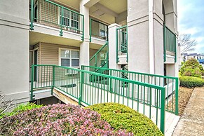 Branson Retreat w/ Balcony & 18-hole Golf Course!