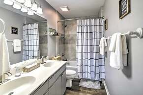 Branson Retreat w/ Balcony & 18-hole Golf Course!