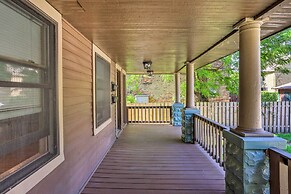 3 Mi to Dtwn: Walkable Apt in Cleveland!