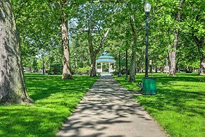 3 Mi to Dtwn: Walkable Apt in Cleveland!