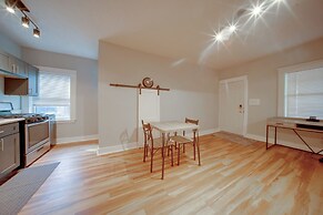 3 Mi to Dtwn: Walkable Apt in Cleveland!