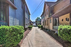 3 Mi to Dtwn: Walkable Apt in Cleveland!