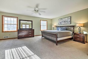 Hot Tub, Lake Access: Spacious Poconos Getaway!