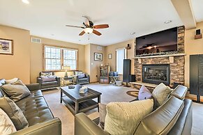 Hot Tub, Lake Access: Spacious Poconos Getaway!