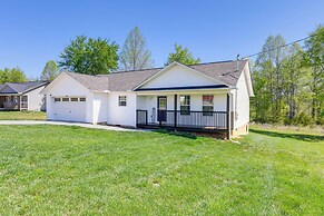 2 Mi to Douglas Lake, Boat Ramp: White Pine Home!