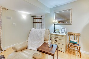 CO Springs Apartment in the Pines w/ Treehouse!