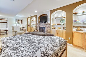 CO Springs Apartment in the Pines w/ Treehouse!