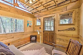 CO Springs Apartment in the Pines w/ Treehouse!