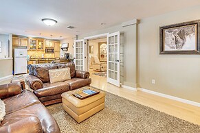 CO Springs Apartment in the Pines w/ Treehouse!