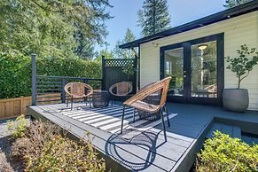 Modern Home: 3 Miles to Woodinville Wine Country!