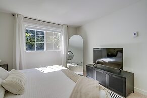 Modern Home: 3 Miles to Woodinville Wine Country!