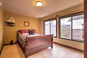 Pet-friendly Truckee Home w/ Panoramic Lake Views!