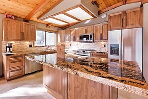 Pet-friendly Truckee Home w/ Panoramic Lake Views!
