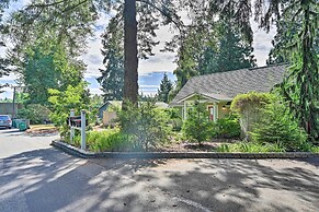 Family-friendly Kirkland Home ~ 1 Mi to Downtown