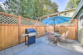 Family-friendly Kirkland Home ~ 1 Mi to Downtown