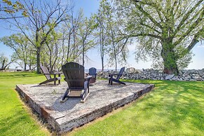 Cozy Waterfront Home on the Bay of Green Bay!