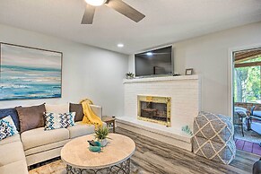 Cedar Creek Lake Home: Private Dock & Hot Tub