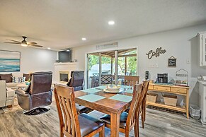 Cedar Creek Lake Home: Private Dock & Hot Tub