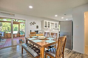 Cedar Creek Lake Home: Private Dock & Hot Tub