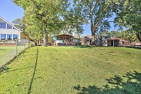 Cedar Creek Lake Home: Private Dock & Hot Tub