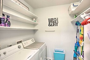 Cedar Creek Lake Home: Private Dock & Hot Tub