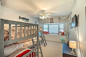 Cedar Creek Lake Home: Private Dock & Hot Tub