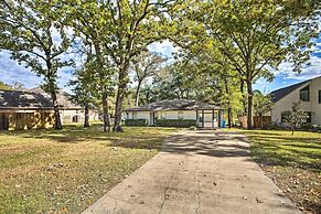 Cedar Creek Lake Home: Private Dock & Hot Tub