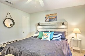 Cedar Creek Lake Home: Private Dock & Hot Tub