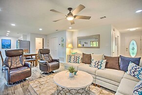 Cedar Creek Lake Home: Private Dock & Hot Tub