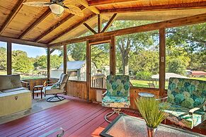 Cedar Creek Lake Home: Private Dock & Hot Tub