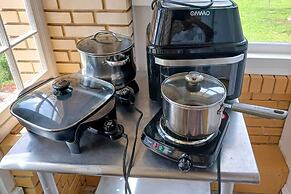 Historic Crescent City Studio - Lakefront w/ Dock!