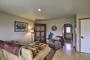 Airy Emigrant Townhome w/ Sweeping Mtn Views!