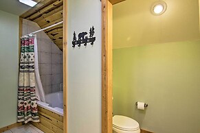 Airy Emigrant Townhome w/ Sweeping Mtn Views!