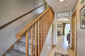 Airy Emigrant Townhome w/ Sweeping Mtn Views!