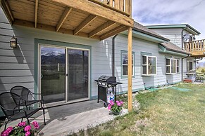 Airy Emigrant Townhome w/ Sweeping Mtn Views!
