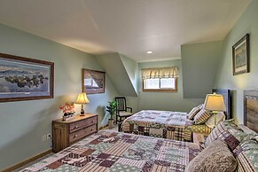 Airy Emigrant Townhome w/ Sweeping Mtn Views!