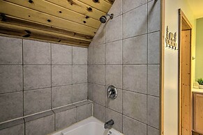 Airy Emigrant Townhome w/ Sweeping Mtn Views!