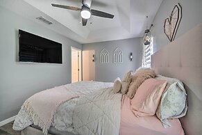 Renovated Kissimmee Townhome: 5 Mi to Disney!