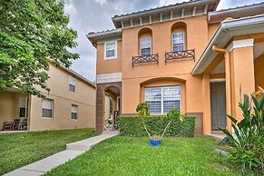 Renovated Kissimmee Townhome: 5 Mi to Disney!