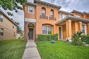Renovated Kissimmee Townhome: 5 Mi to Disney!