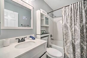 Renovated Kissimmee Townhome: 5 Mi to Disney!